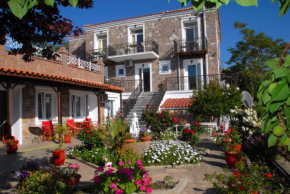 Отель Molyvos Queen Apartments  Митимна